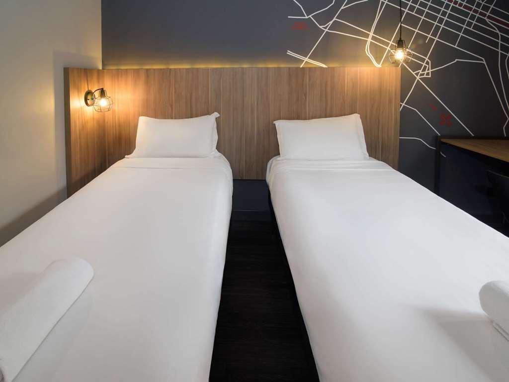 Hotel Ibis Curitiba Batel Zimmer foto